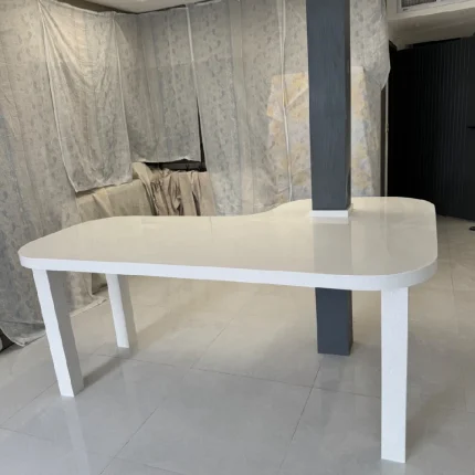 میز با سنگ کورین