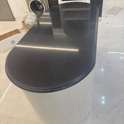 میز جزیره در اصفهان
